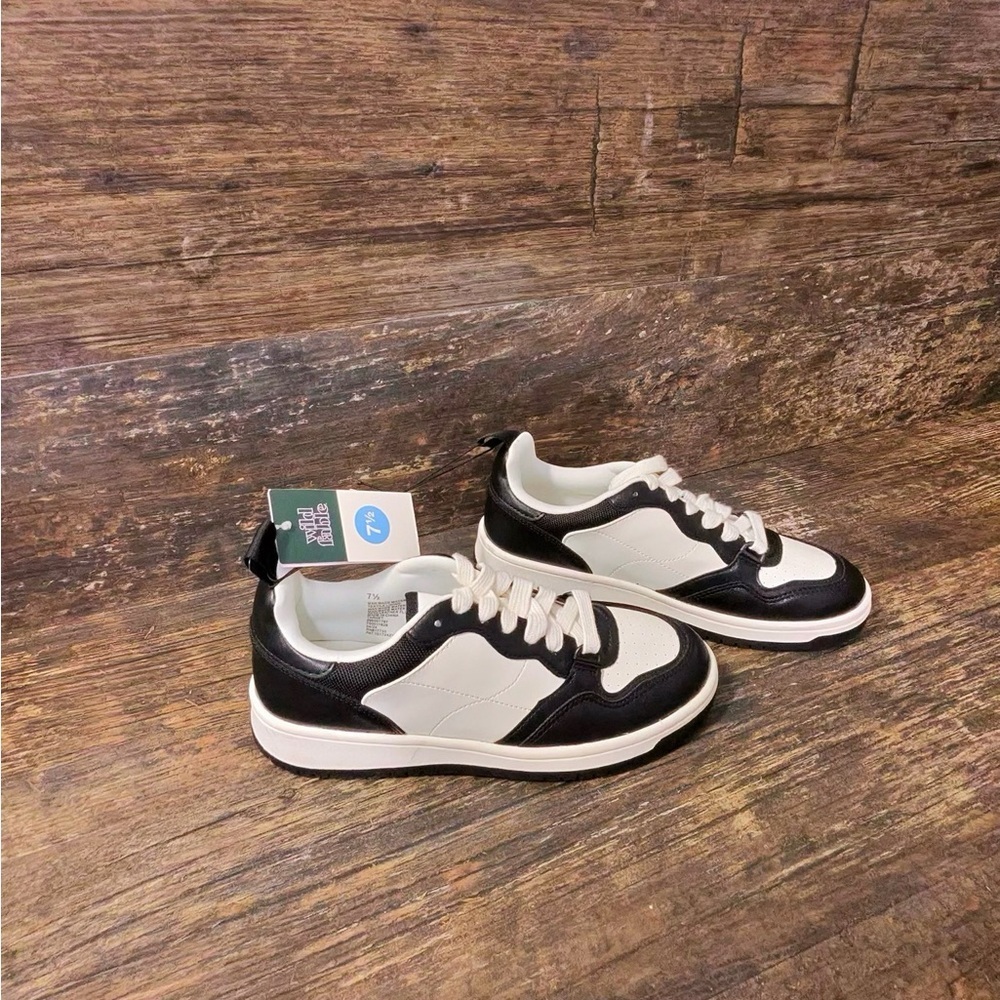 Wild Fable Monochrome Athletic Sneakers‎ Black White Sneakers